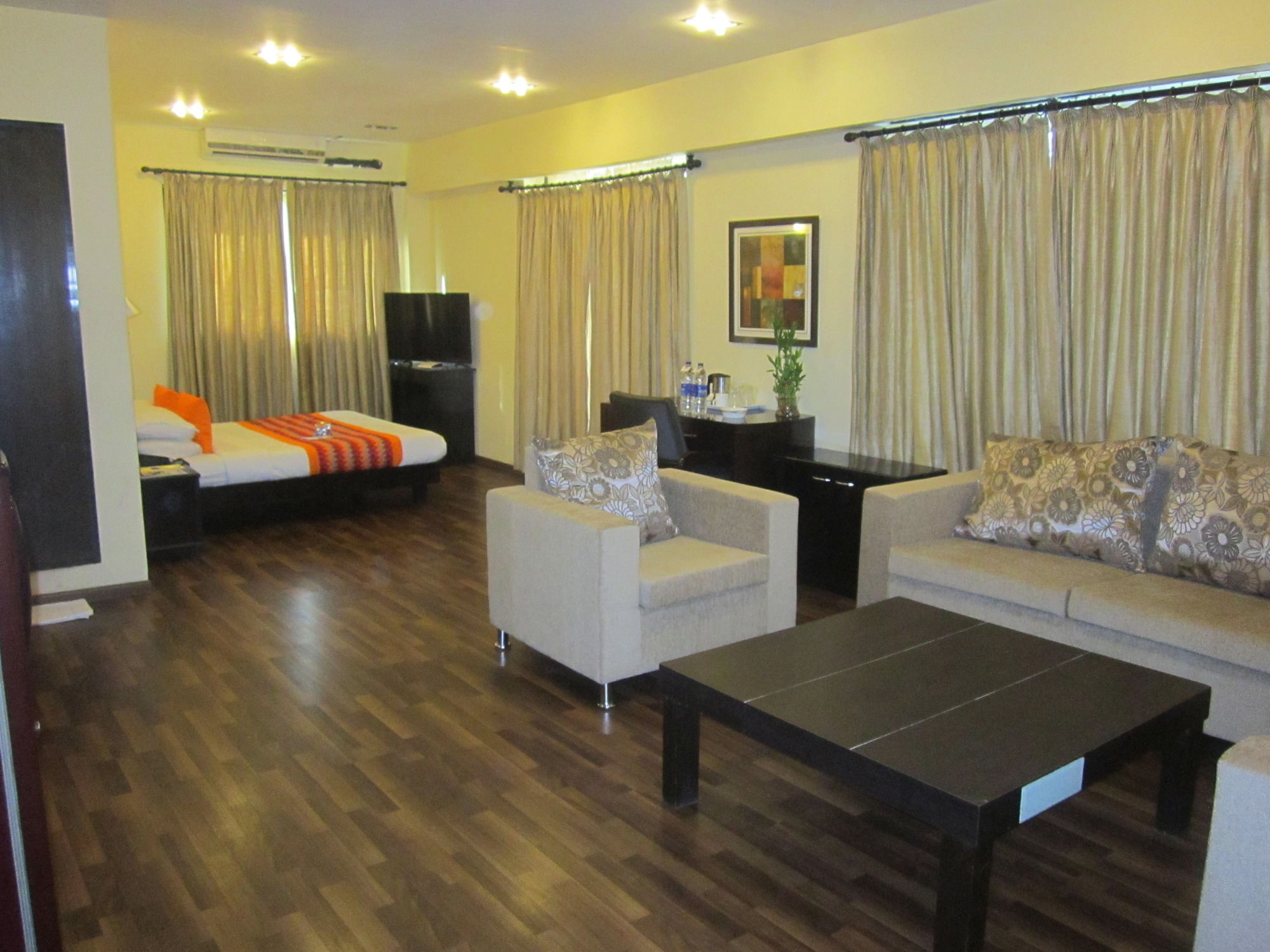 Hotel Orritel West Mumbai Exterior foto